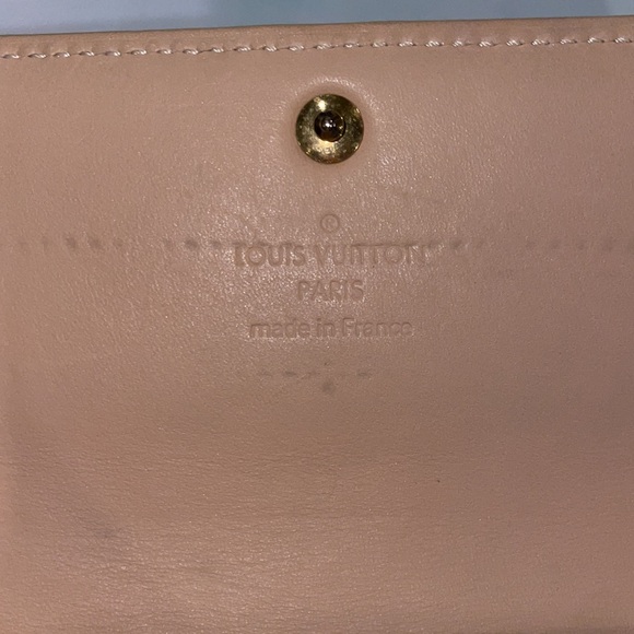 LOUIS VUITTON Monogram Vernis Sarah Bifold Wallet - Picture 9 of 14